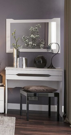 Стол туалетный Валенсия от магазина Мебельвозов в Нижнем Новгороде