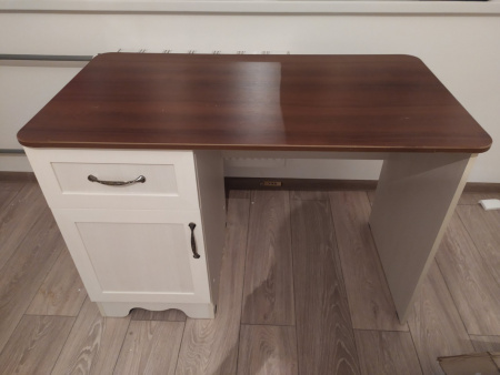 Стол письменный в детскую Латте 51-01 от магазина Мебельвозов в Нижнем Новгороде