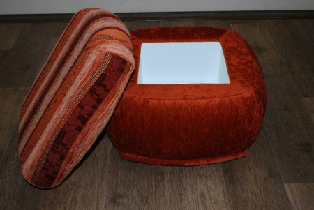 Пуфик с полостью от магазина Мебельвозов в Нижнем Новгороде