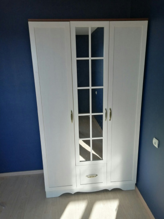 Шкаф трехдверный в спальню Латте 3 от компании Мебельвозов в Нижнем Новгороде