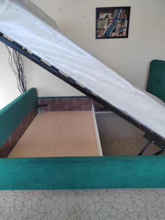 Интерьерная кровать Холи с подъемным механизмом от магазина Мебельвозов в Нижнем Новгороде