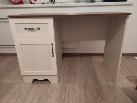 Стол письменный в детскую Латте 51-01 от магазина Мебельвозов в Нижнем Новгороде