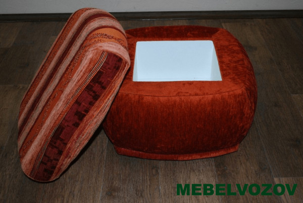 Пуфик с полостью от магазина Мебельвозов в Нижнем Новгороде