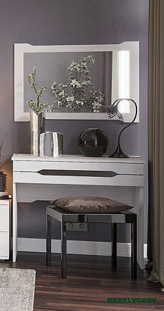 Стол туалетный Валенсия от магазина Мебельвозов в Нижнем Новгороде