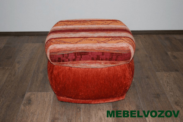 Пуфик с полостью от магазина Мебельвозов в Нижнем Новгороде