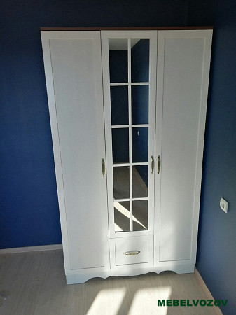 Шкаф трехдверный в спальню Латте 3 от компании Мебельвозов в Нижнем Новгороде